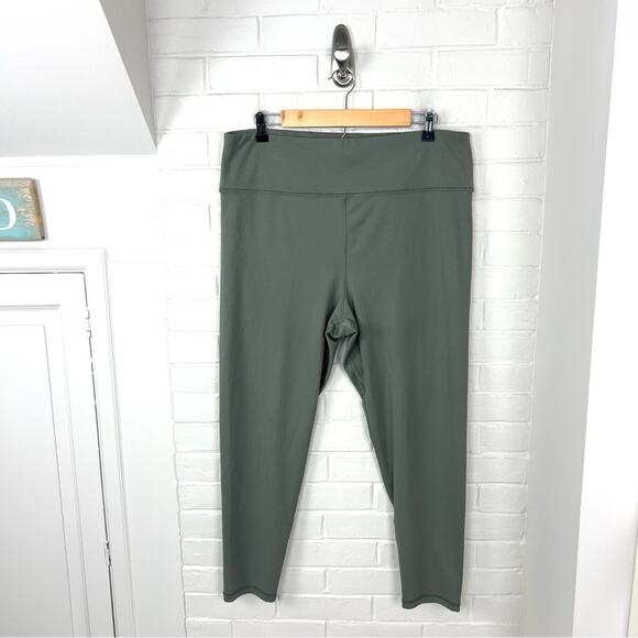 American Eagle The Lightweight Everything Green Legging 7/8 Length Size XXL - Picture 2 of 9